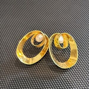 cult gaia Gold Oval Loop Earrings with Pearl Accent